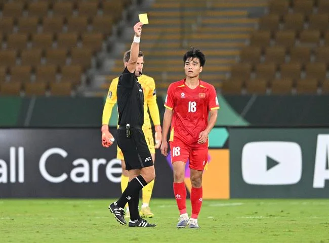 Minh họa quá trình thu thập và bảo vệ dữ liệu trên nền tảng bi88 game, với biểu tượng máy chủ an toàn và lá chắn bảo mật